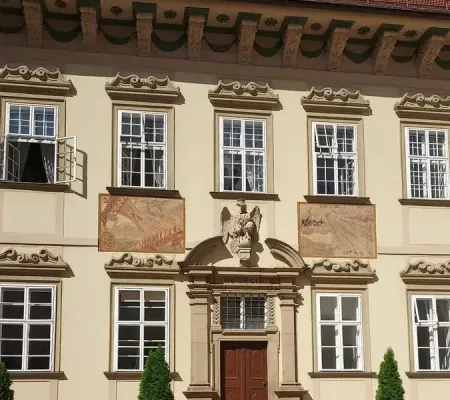 nova-radnice-sluneční hodiny.webp